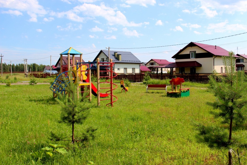 Детская площадка поселка